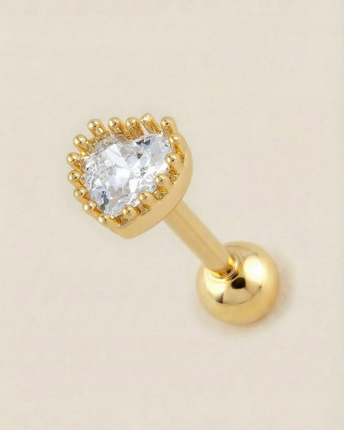 Altın renkli 316L cerrahi çelik taç detaylı kalp tragus piercing tasarımı.