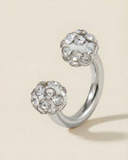 Gümüş renkli 316L cerrahi çelik 6 mm zirkon taşlı yarım halka piercing tasarımı.