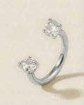 Gümüş renkli 316L cerrahi çelik 8 mm çift tektaş yarım halka piercing tasarımı.