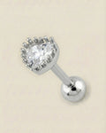 Gümüş renkli 316L cerrahi çelik taç detaylı kalp tragus piercing tasarımı.