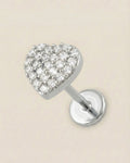 Gümüş renkli 316L cerrahi çelik zirkon taşlı kalp flatback piercing tasarımı.
