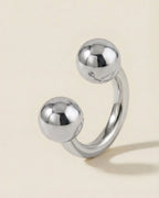 Gümüş renkli 316L cerrahi çelik 6 mm yarım halka piercing tasarımı.