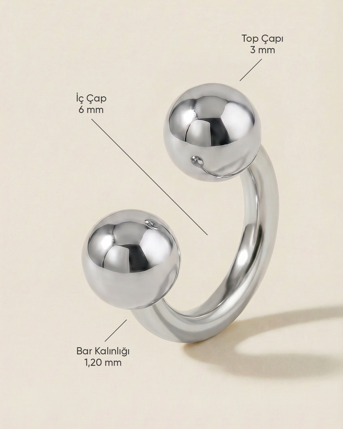 Gümüş renkli 316L cerrahi çelik 6 mm yarım halka piercingin ölçü görseli.