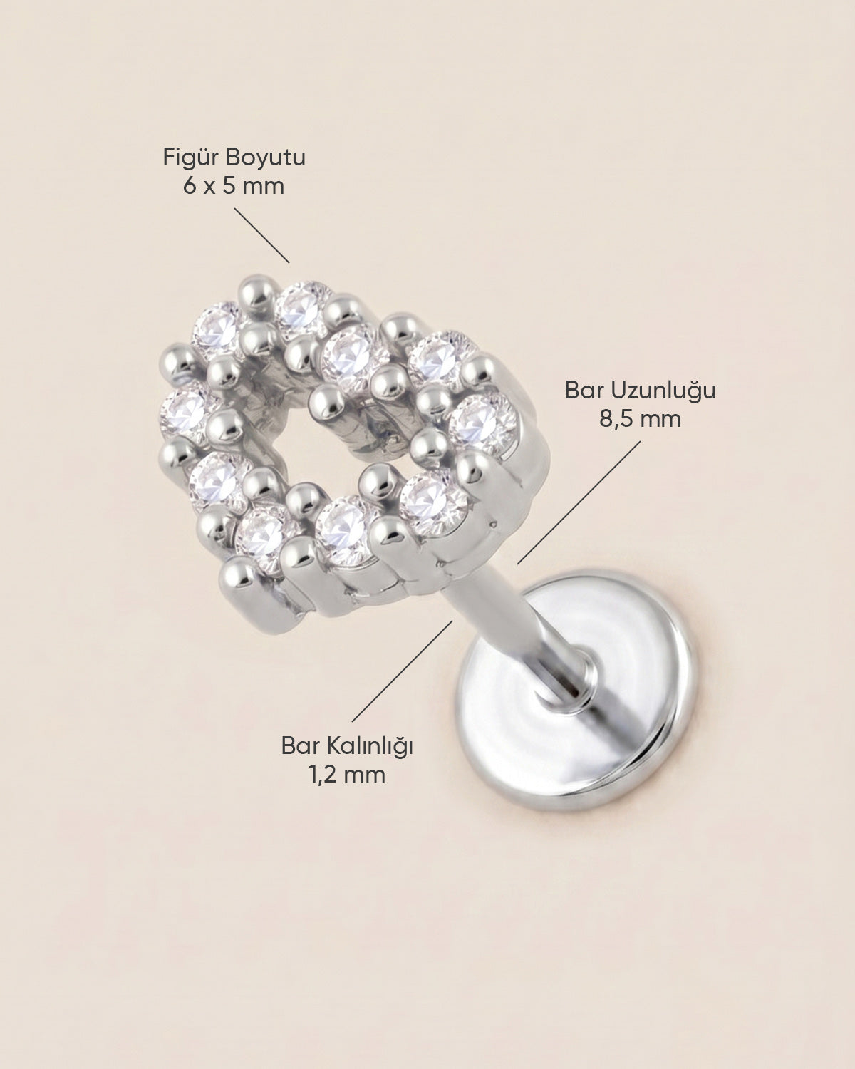 Gümüş renkli 316L cerrahi çelik kalp flatback piercingin ölçü görseli.