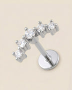 Gümüş renkli 316L cerrahi çelik kavisli 5 taşlı flatback piercing tasarımı.