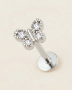 Gümüş renkli 316L cerrahi çelik kelebek figürlü flatback piercing tasarımı.