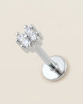 Gümüş renkli 316L cerrahi çelik minik zirkon taşlı flatback piercing tasarımı.