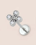 Gümüş renkli 316L cerrahi çelik zirkon taşlı çiçek flatback piercing tasarımı.