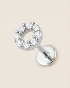 Gümüş renkli 316L cerrahi çelik zirkon taşlı yuvarlak figürlü flatback piercing tasarımı.